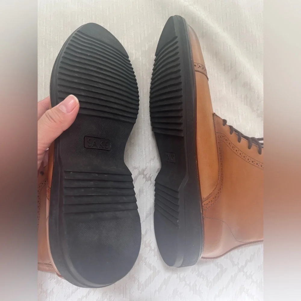 SAKS FIFTH AVENUE Men Perforated Leather Boots Cap Toe Size 10